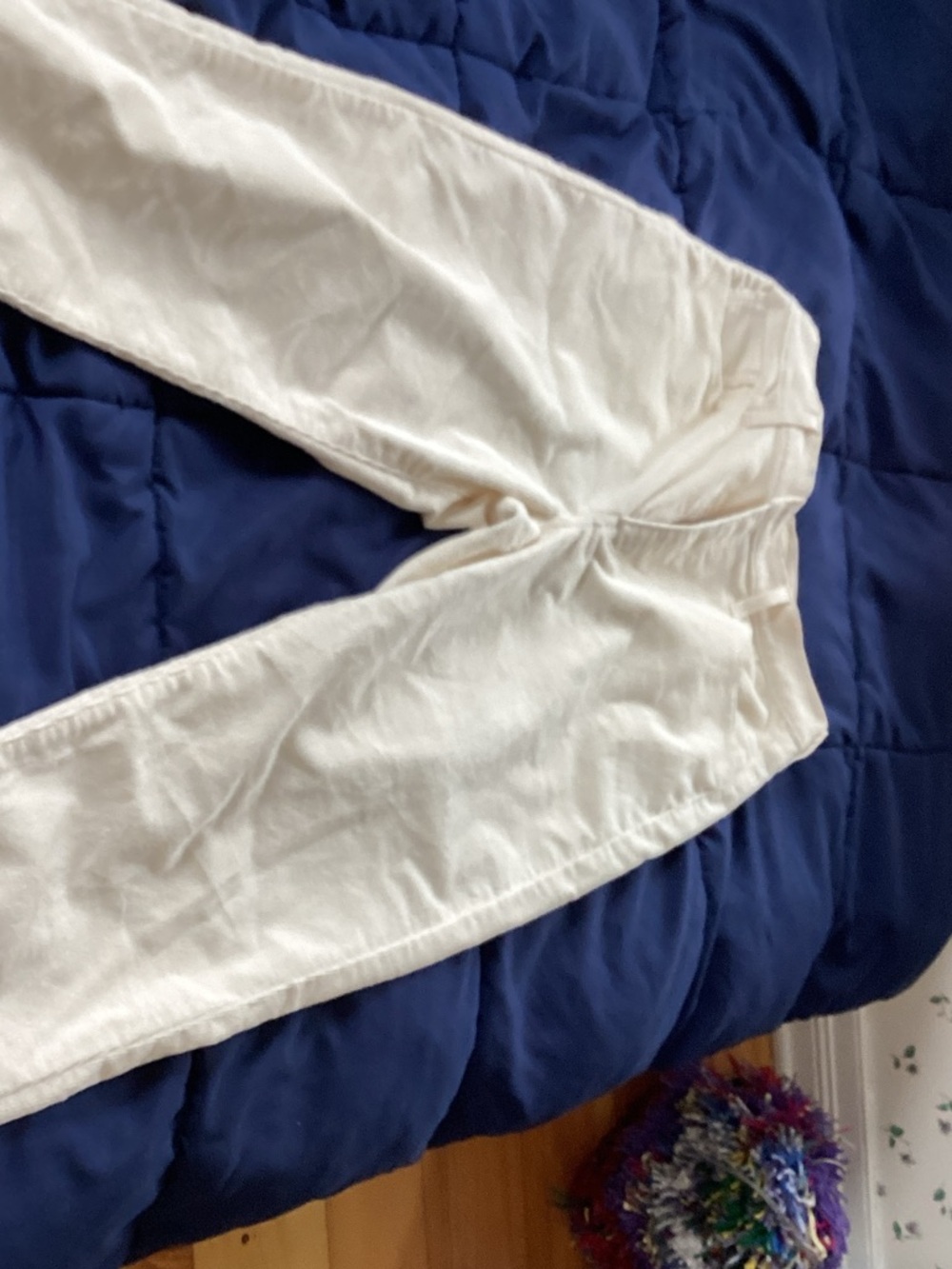 Cream High Waisted Mom Jeans - Size 32 Levi